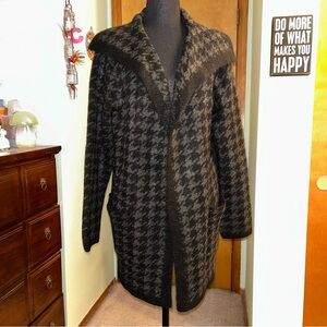 Max Studio black and gray houndstooth open front long cardigan coat size S